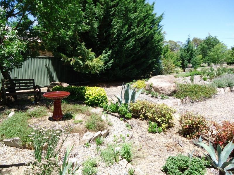 18 Pioneers Parade, Stanthorpe QLD 4380
