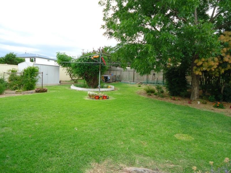 25 Leslie Parade, Stanthorpe QLD 4380