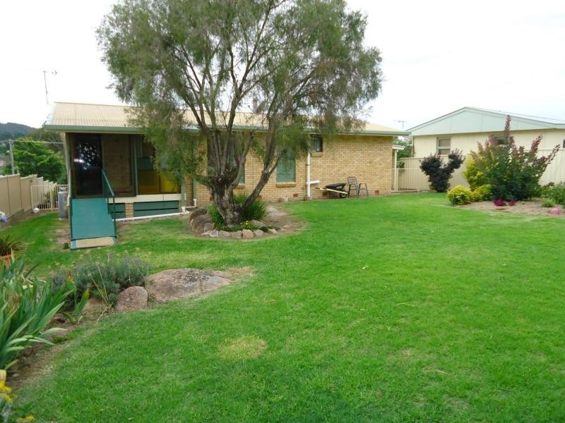 25 Leslie Parade, Stanthorpe QLD 4380