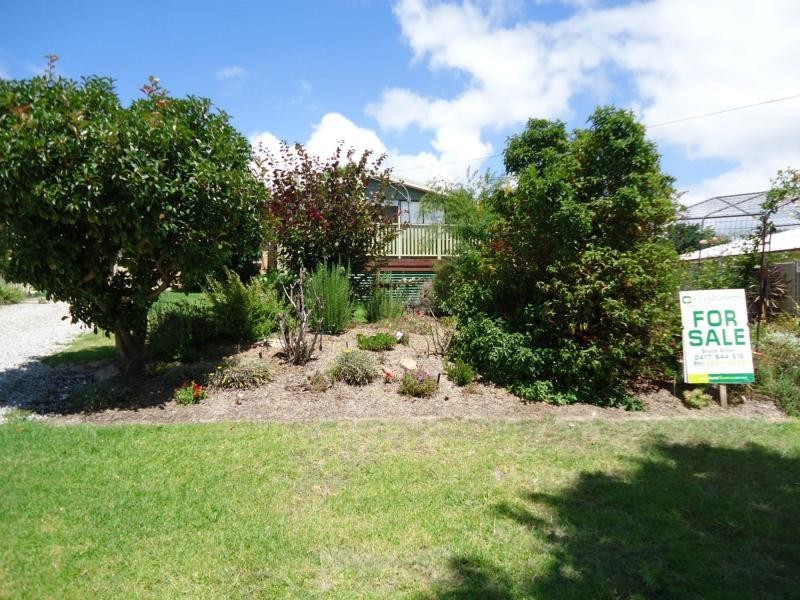 25 Leslie Parade, Stanthorpe QLD 4380