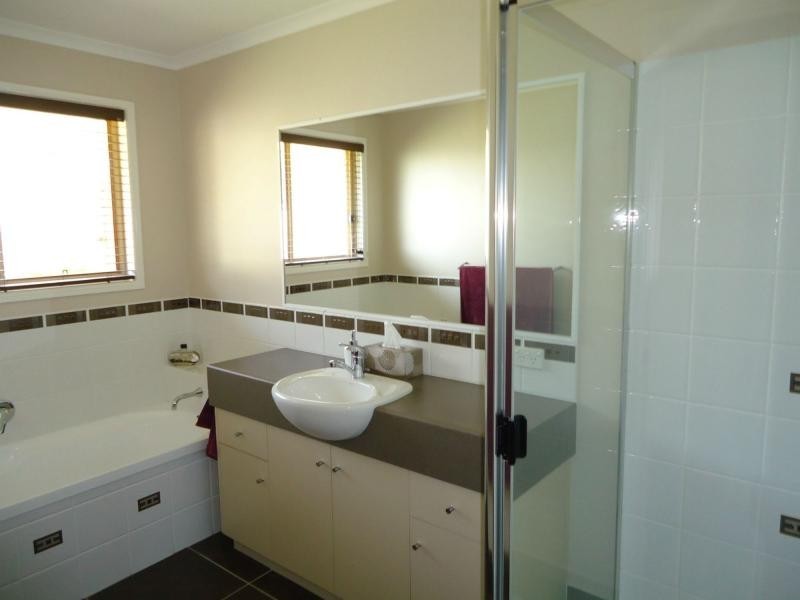 40 Melaleuca Crescent, Stanthorpe QLD 4380