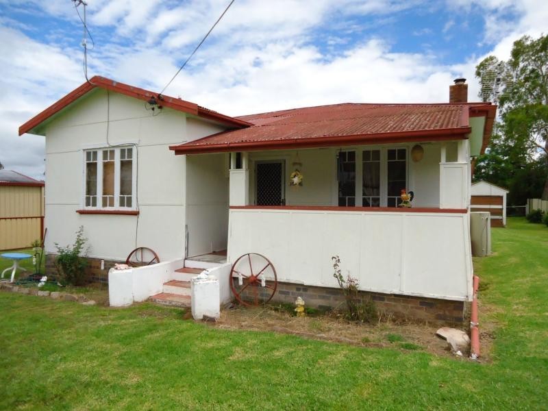 32 Border Street, Wallangarra, Stanthorpe QLD 4380