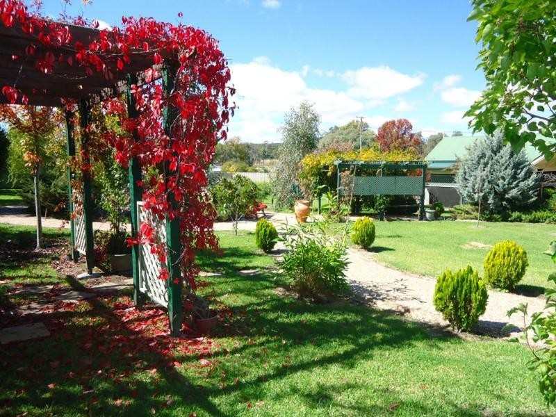 21 Fairway Crescent, Stanthorpe QLD 4380