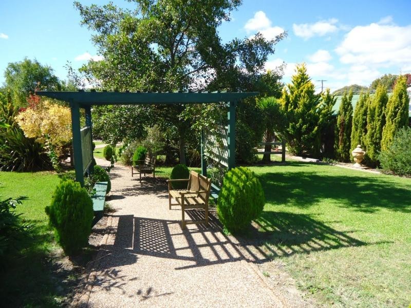 21 Fairway Crescent, Stanthorpe QLD 4380