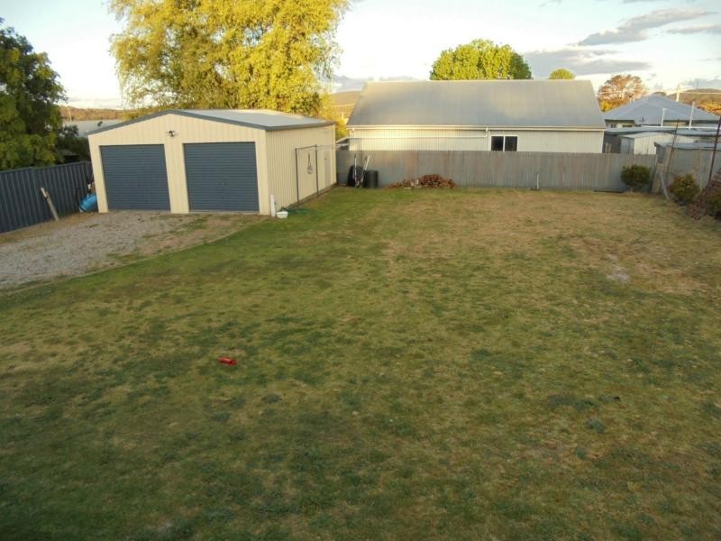 11 Lane Street, Stanthorpe QLD 4380