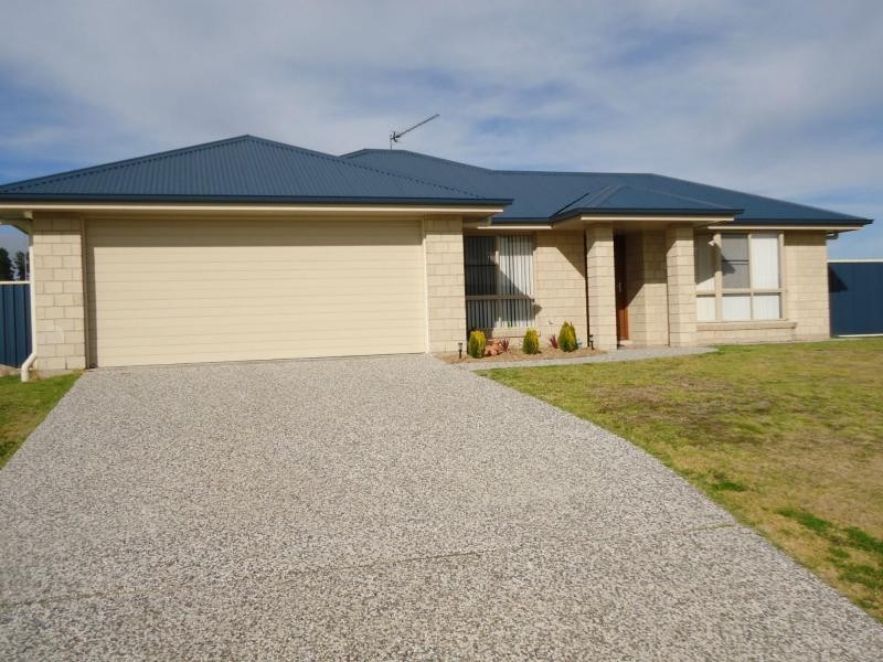 25 Barton Street, Stanthorpe QLD 4380