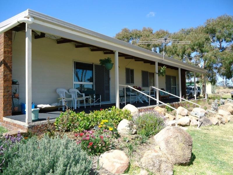106 St Judes Road, Ballandean, Stanthorpe QLD 4380