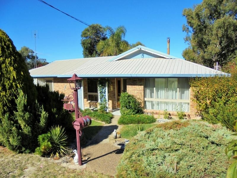 13 Lock Street, Stanthorpe QLD 4380