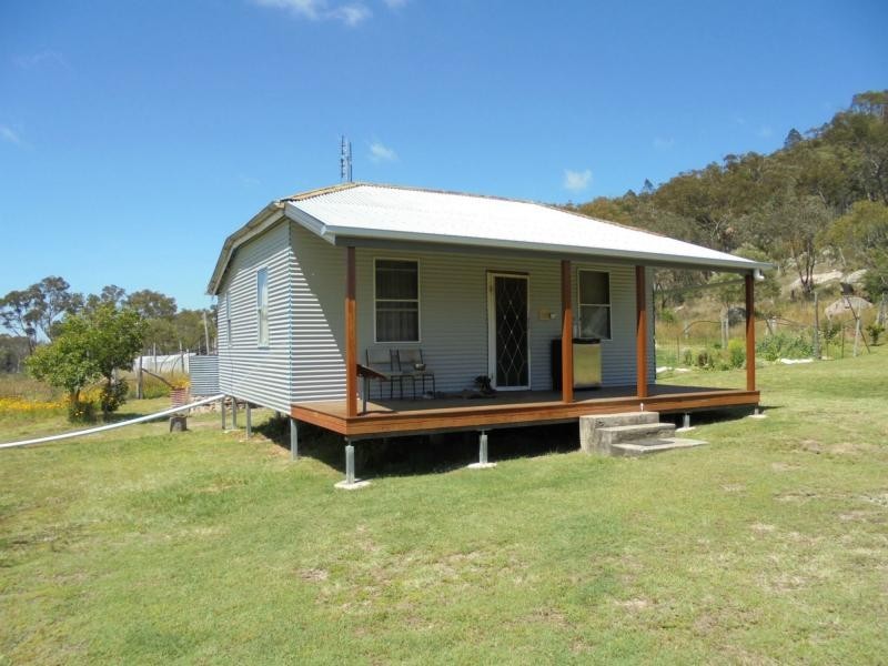 383 Donnellys Castle Road, Pozieres, Stanthorpe QLD 4380