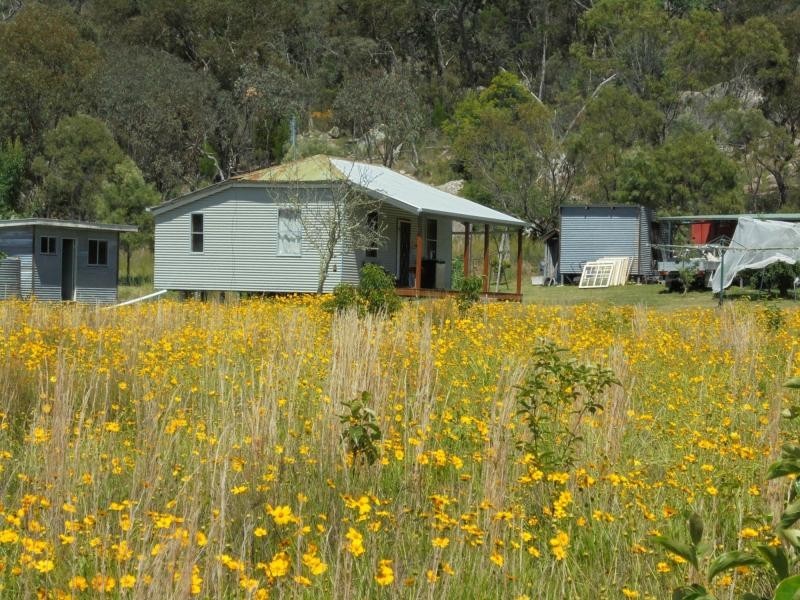 383 Donnellys Castle Road, Pozieres, Stanthorpe QLD 4380