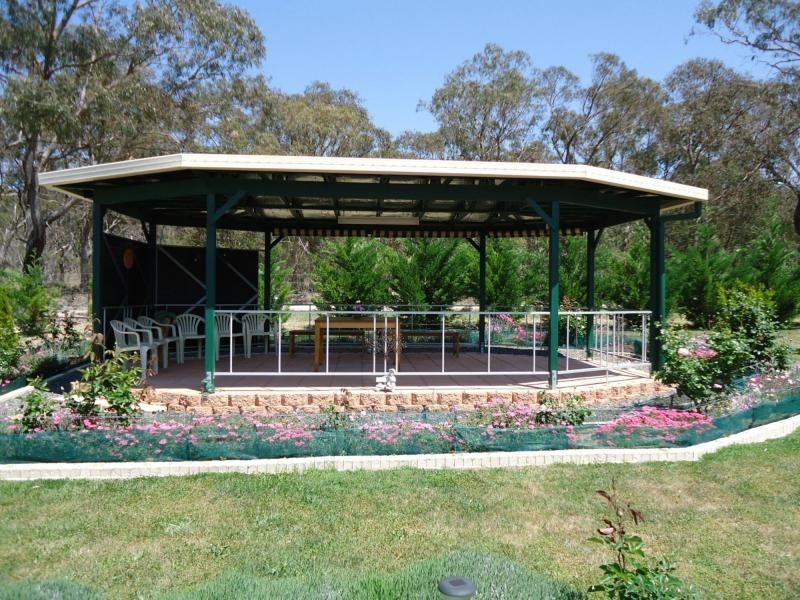 83 Mills Road, Dalcouth, Stanthorpe QLD 4380