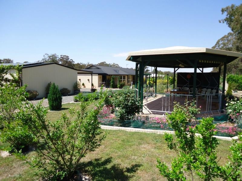 83 Mills Road, Dalcouth, Stanthorpe QLD 4380