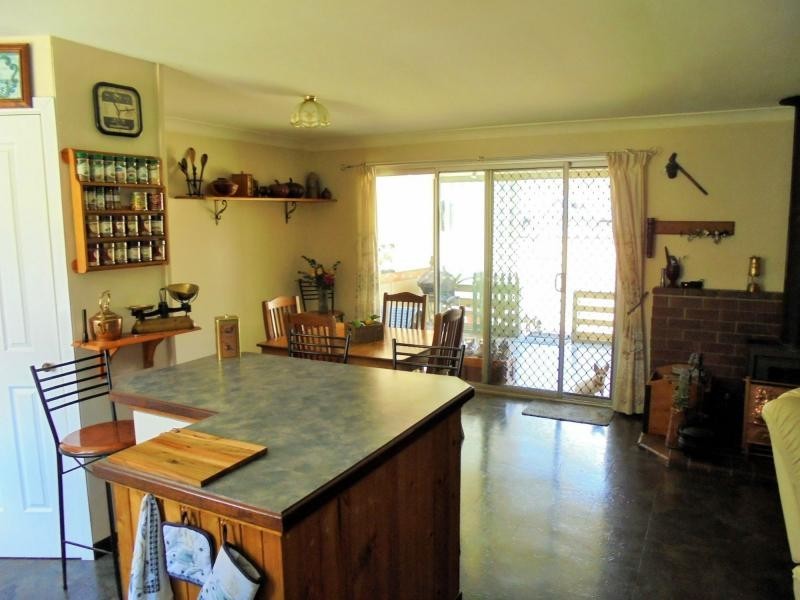 728 Mt Hutton Road, Nundubbermere, Stanthorpe QLD 4380