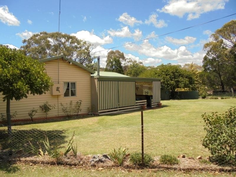 728 Mt Hutton Road, Nundubbermere, Stanthorpe QLD 4380