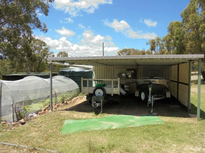 728 Mt Hutton Road, Nundubbermere, Stanthorpe QLD 4380