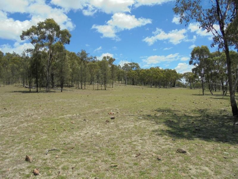 728 Mt Hutton Road, Nundubbermere, Stanthorpe QLD 4380