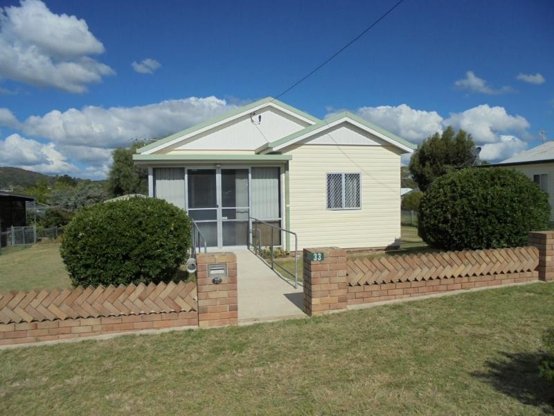 33 Hillcrest Street, Stanthorpe QLD 4380