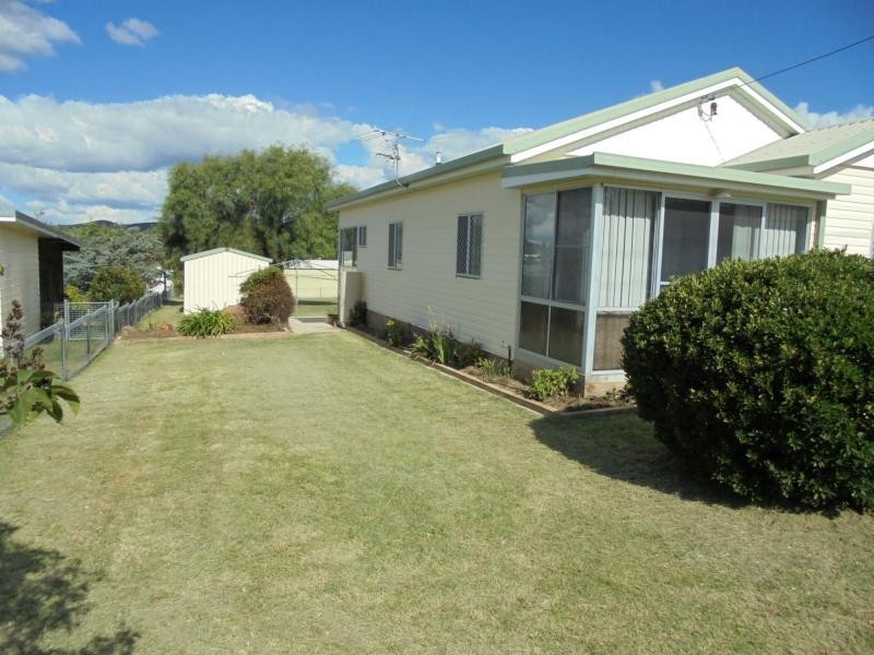 33 Hillcrest Street, Stanthorpe QLD 4380