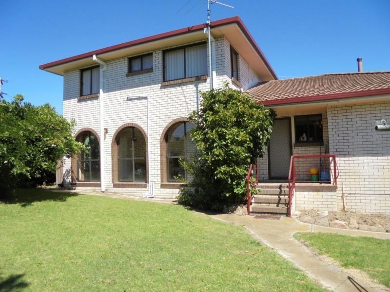 3 McGregor Terrace, Stanthorpe QLD 4380