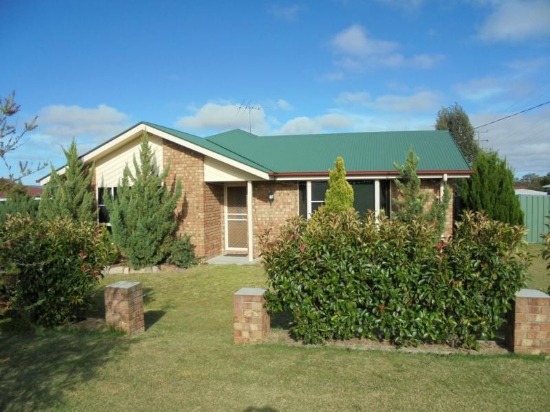 83 College Road, Stanthorpe QLD 4380