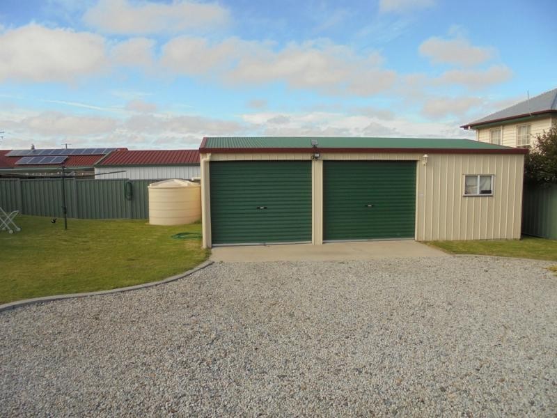 83 College Road, Stanthorpe QLD 4380