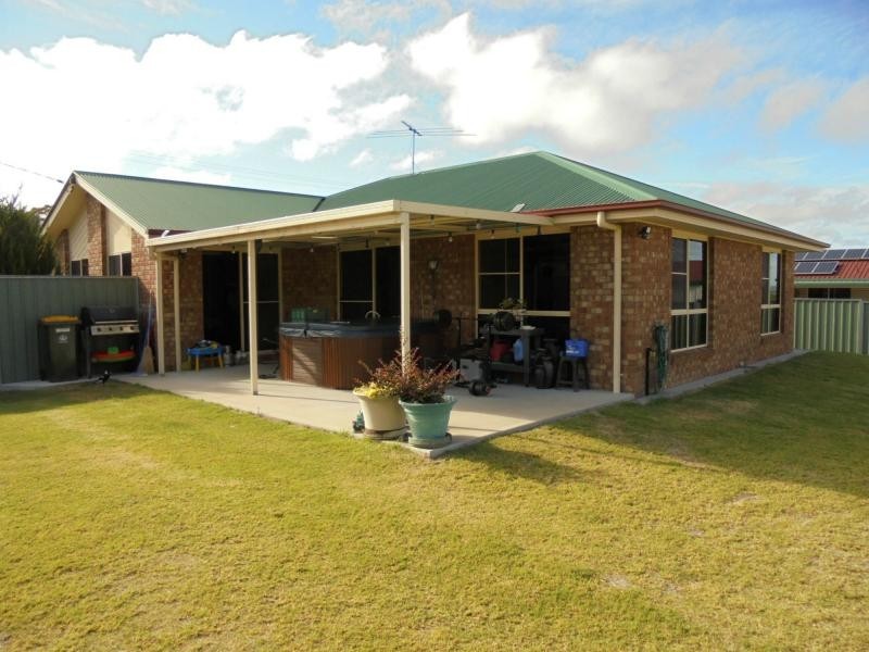83 College Road, Stanthorpe QLD 4380