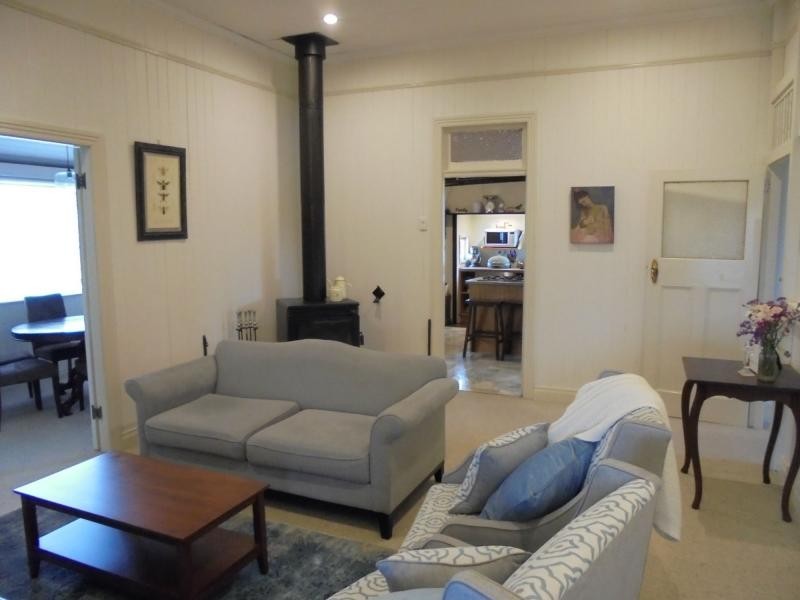 17 Wallangarra Road, Stanthorpe QLD 4380