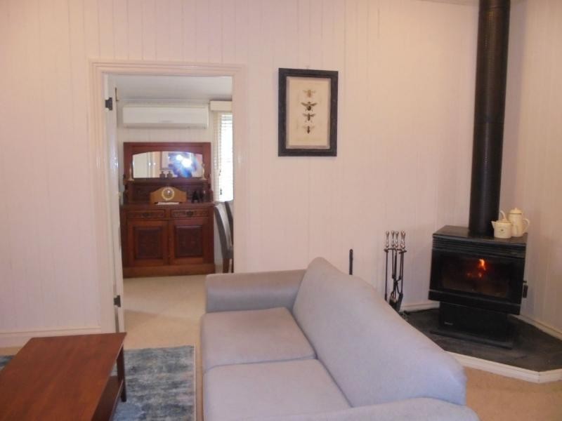 17 Wallangarra Road, Stanthorpe QLD 4380