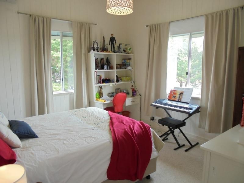 17 Wallangarra Road, Stanthorpe QLD 4380