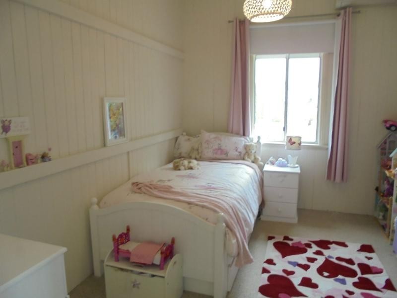 17 Wallangarra Road, Stanthorpe QLD 4380