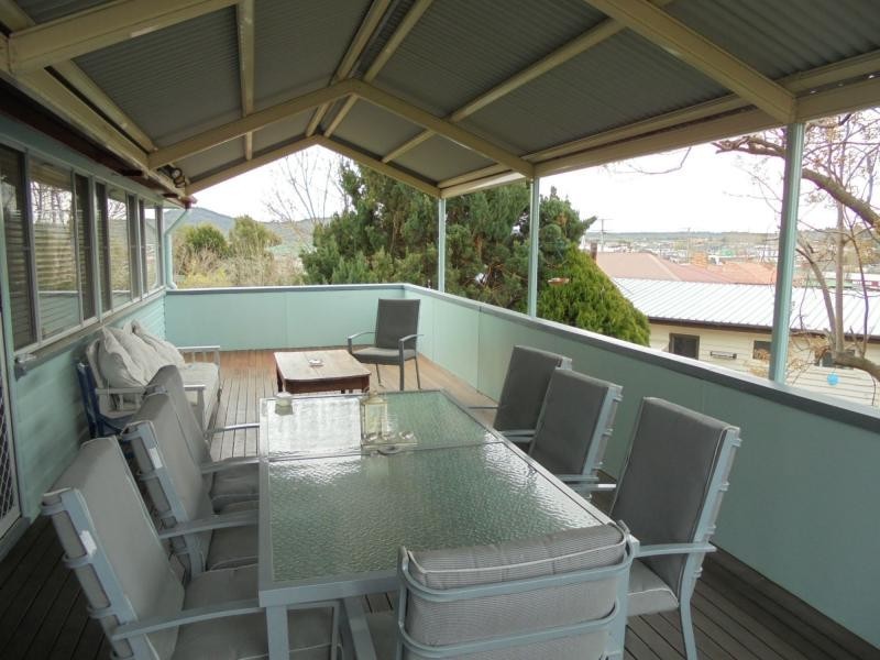 17 Wallangarra Road, Stanthorpe QLD 4380