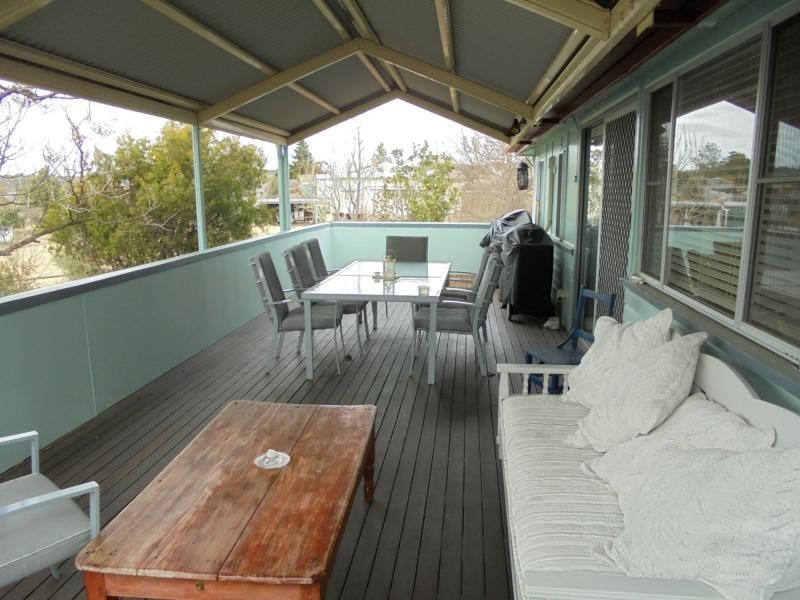 17 Wallangarra Road, Stanthorpe QLD 4380