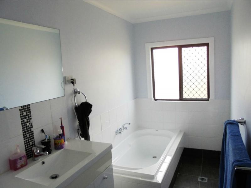 8 Connor Street, Stanthorpe QLD 4380