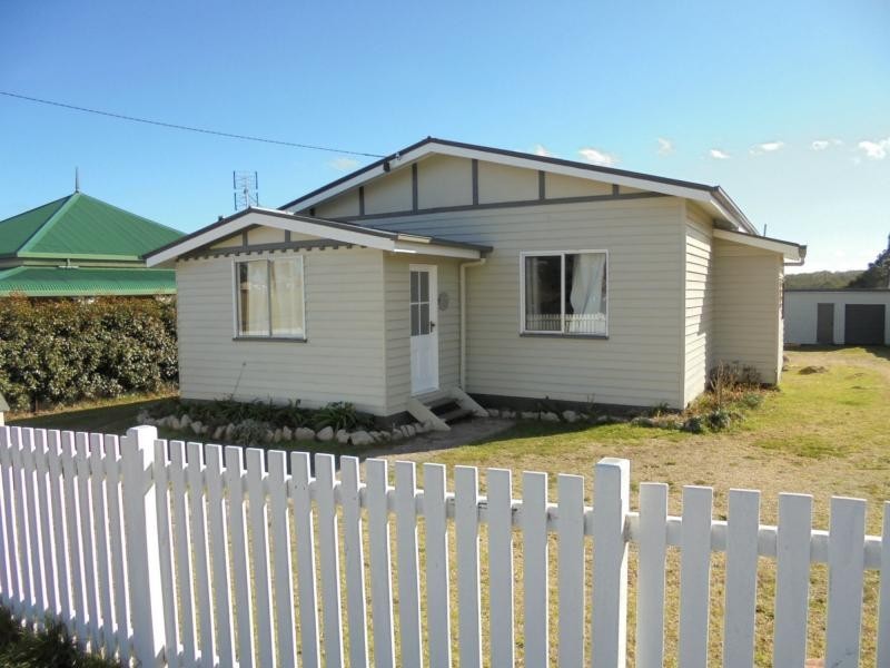 8 Connor Street, Stanthorpe QLD 4380