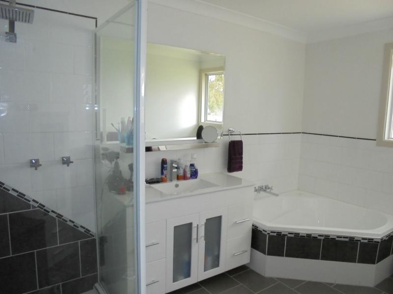 88 Rayleigh Street, Wallangarra, Stanthorpe QLD 4380