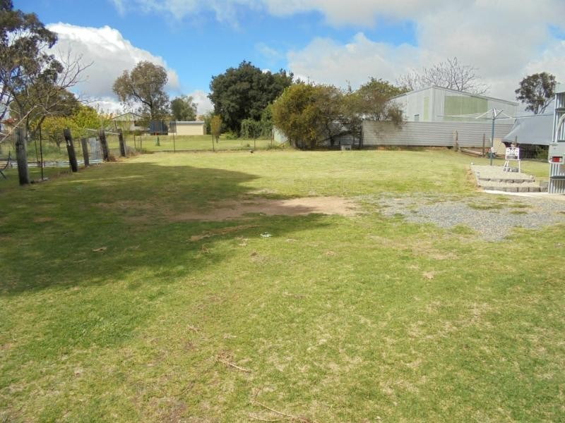 88 Rayleigh Street, Wallangarra, Stanthorpe QLD 4380