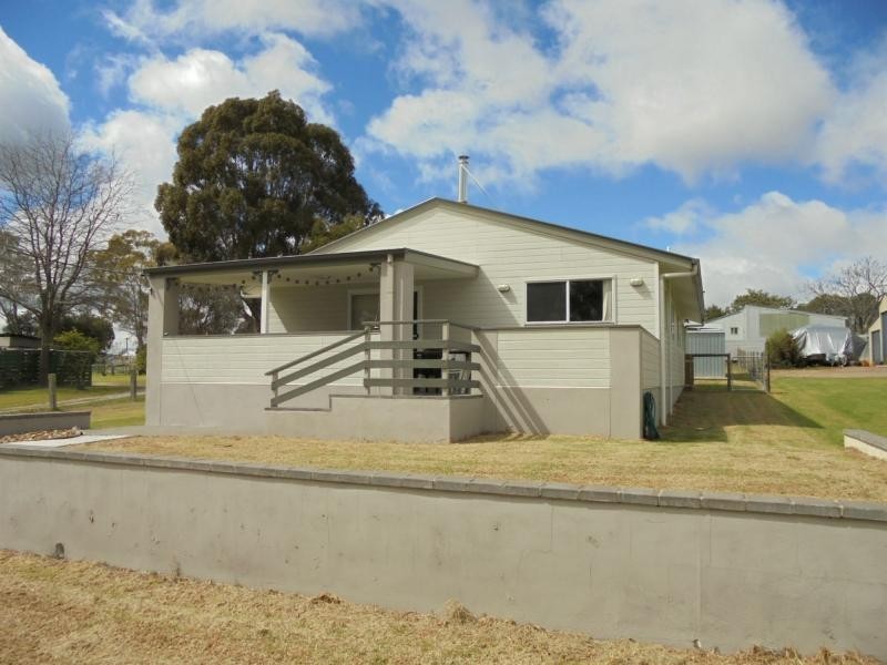 88 Rayleigh Street, Wallangarra, Stanthorpe QLD 4380