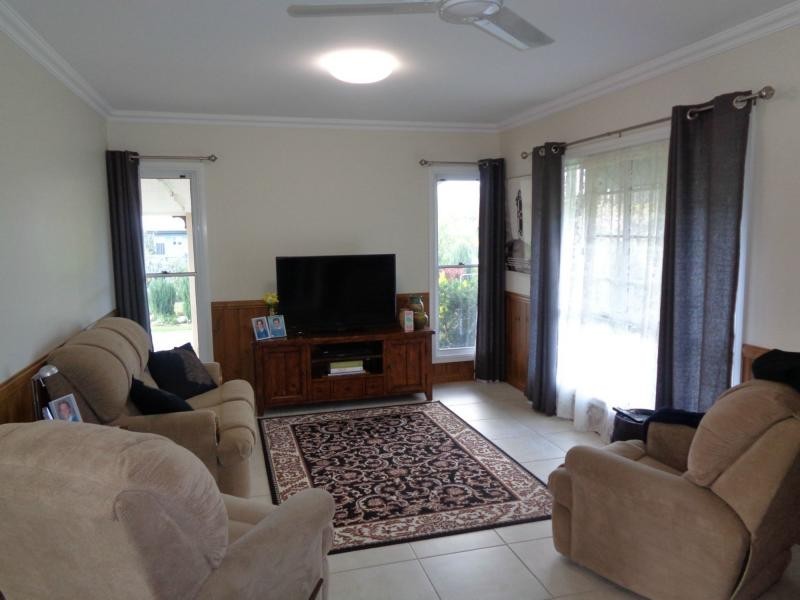 28 Callandoon Street, Wallangarra QLD 4383