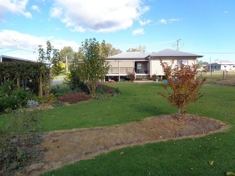 28 Callandoon Street, Wallangarra QLD 4383