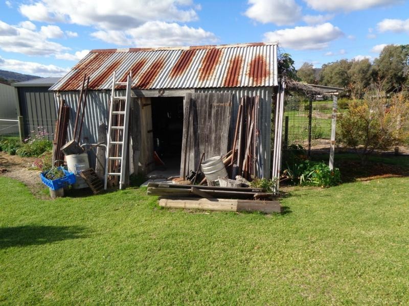 28 Callandoon Street, Wallangarra QLD 4383