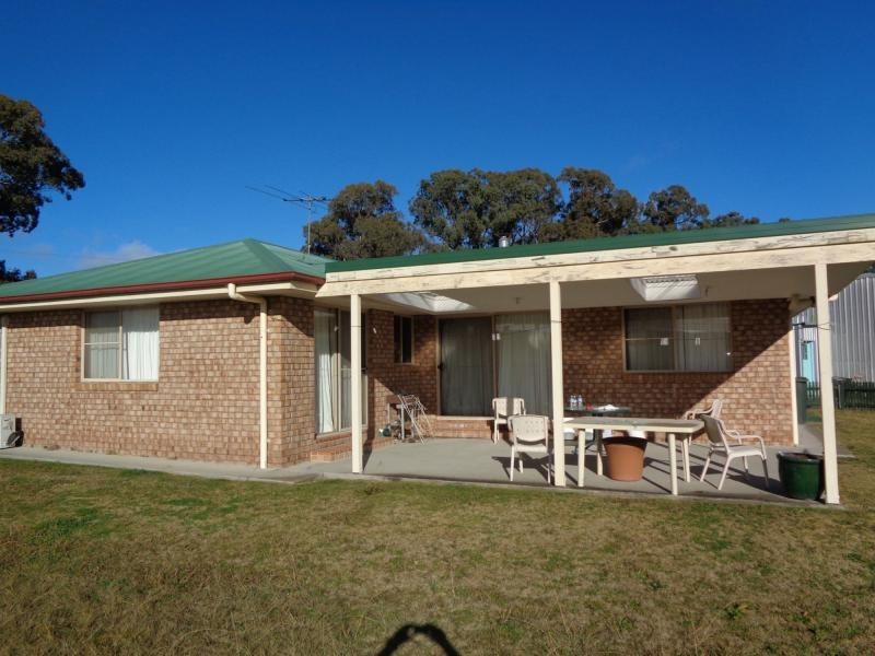 64 Reid Road, Stanthorpe QLD 4380