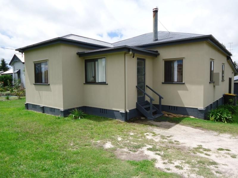 32 Pierpoint Street, Stanthorpe QLD 4380