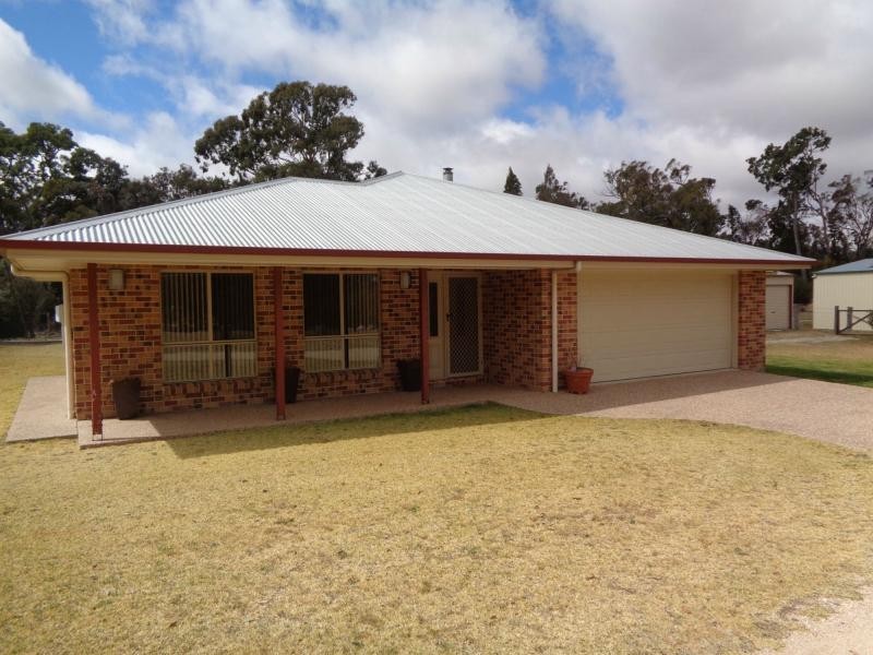 40 Melaleuca Crescent, Stanthorpe QLD 4380