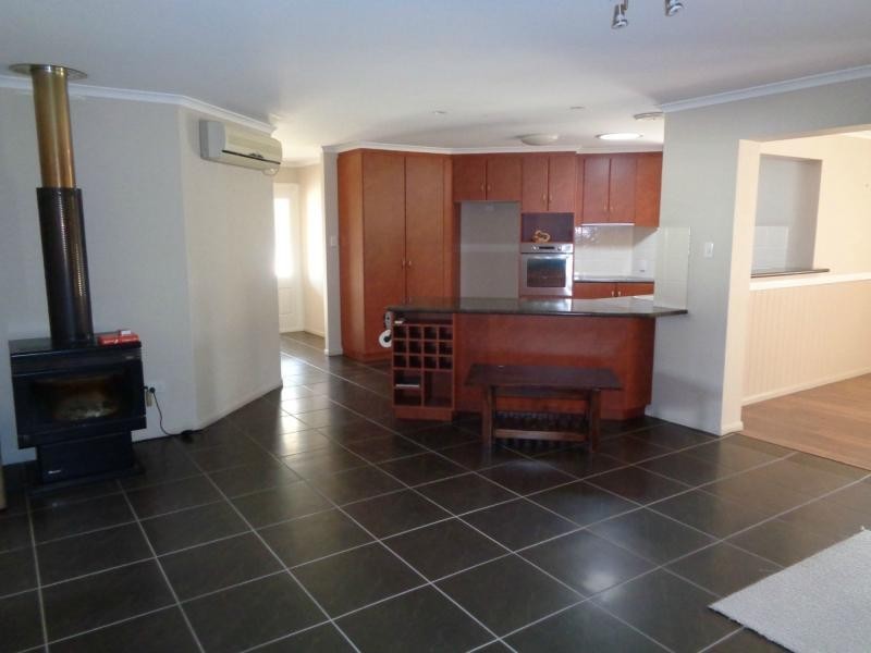 40 Melaleuca Crescent, Stanthorpe QLD 4380