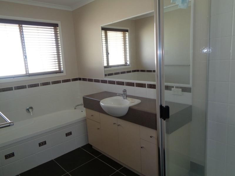 40 Melaleuca Crescent, Stanthorpe QLD 4380