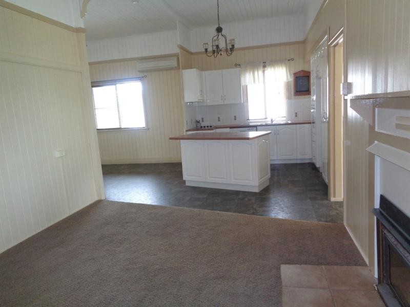 86 Lock Street, Stanthorpe QLD 4380
