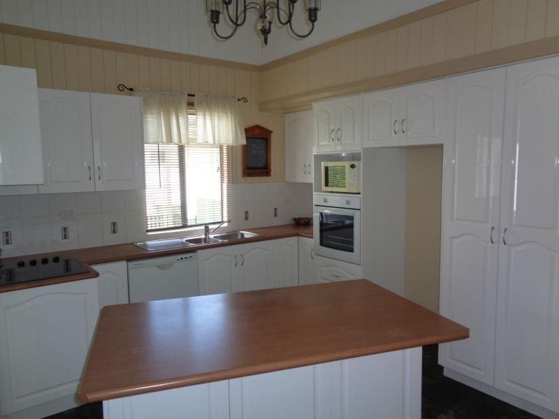 86 Lock Street, Stanthorpe QLD 4380
