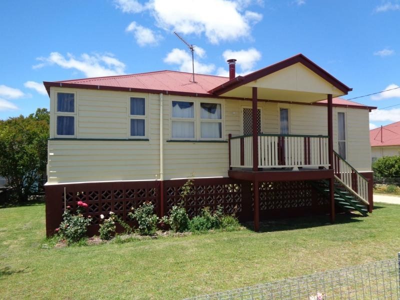 25 Archibald Street, Stanthorpe QLD 4380