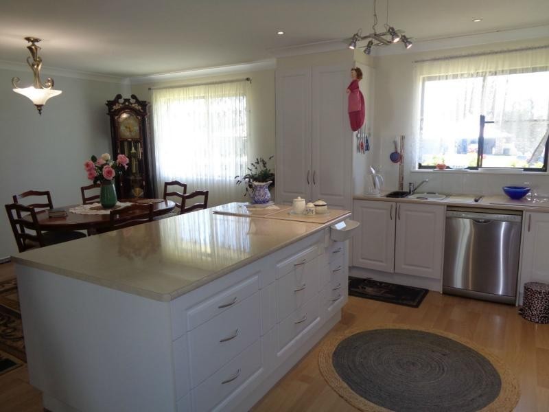 24 Bau Court, Applethorpe QLD 4378