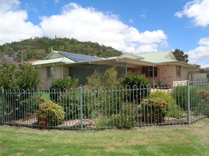 8 Alice Street, Stanthorpe QLD 4380